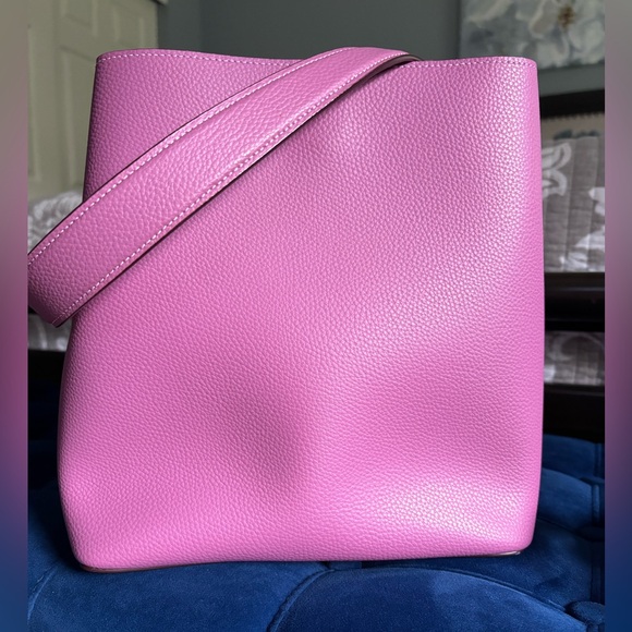 Like New!! Coach Large Town Bucket Bag in Violet Orchid! - Picture 2 of 8